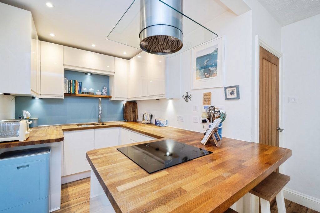 Property photo 3 of 31 Pbox-Img.Jpg