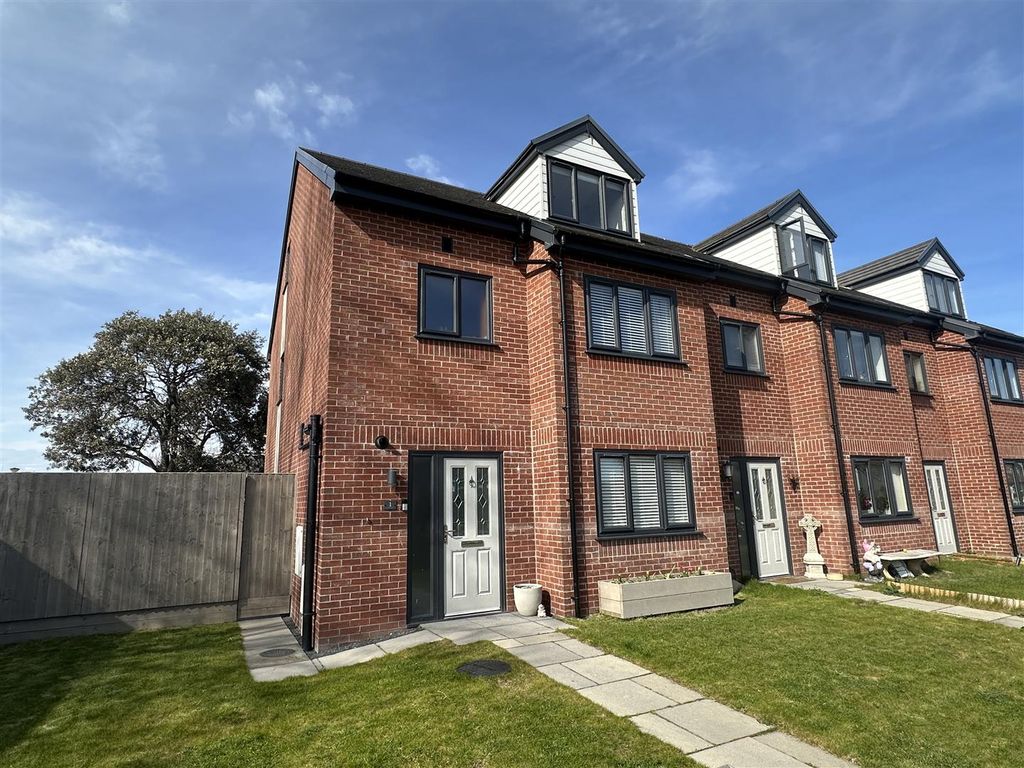 Property photo 1 of 18 Front Aspect.Jpg