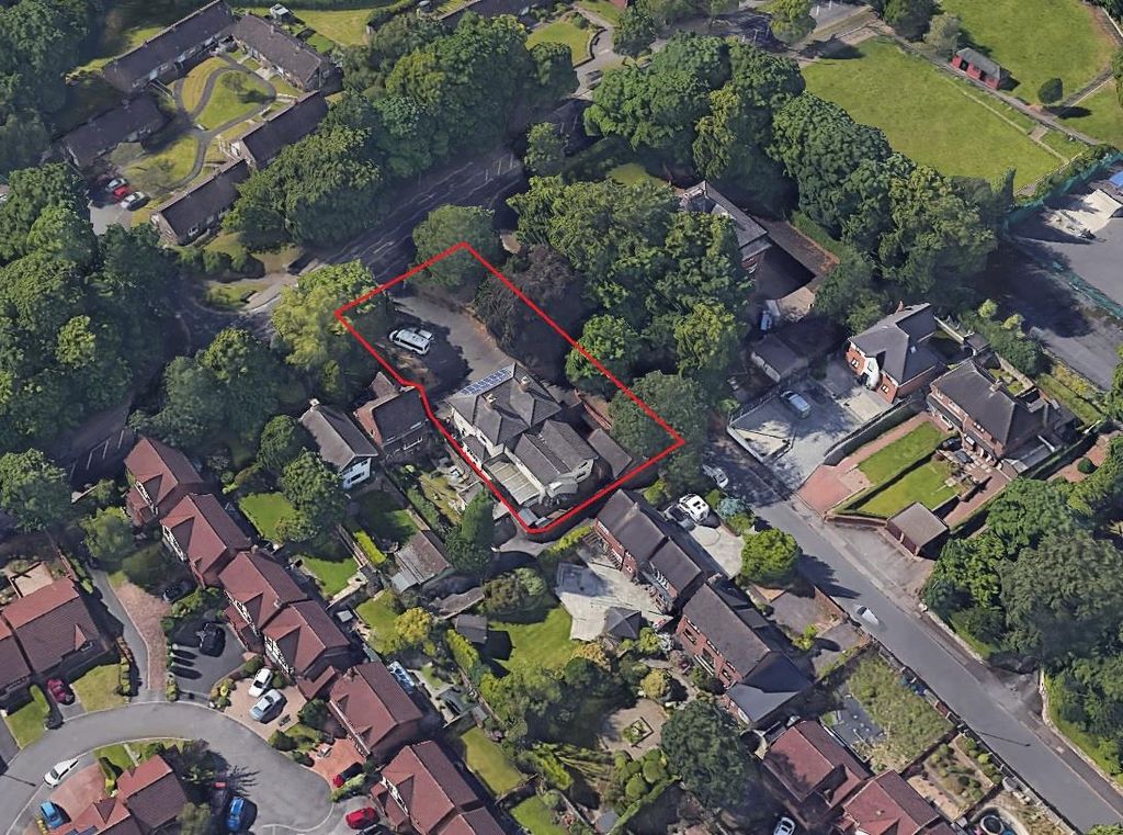 Property photo 3 of 11 5 Porthill Bank - Auction Pic 3.Jpg