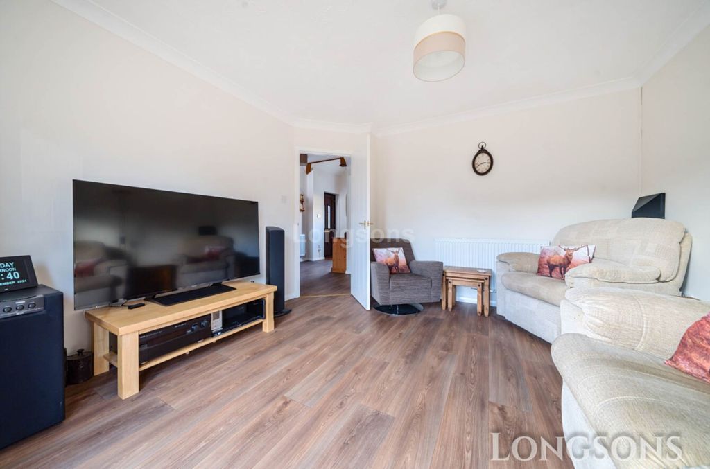 Property photo 3 of 20