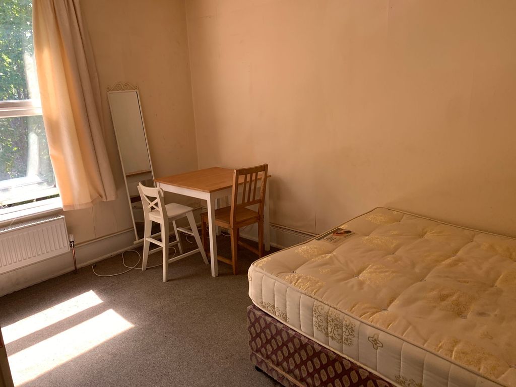 Property photo 1 of 2