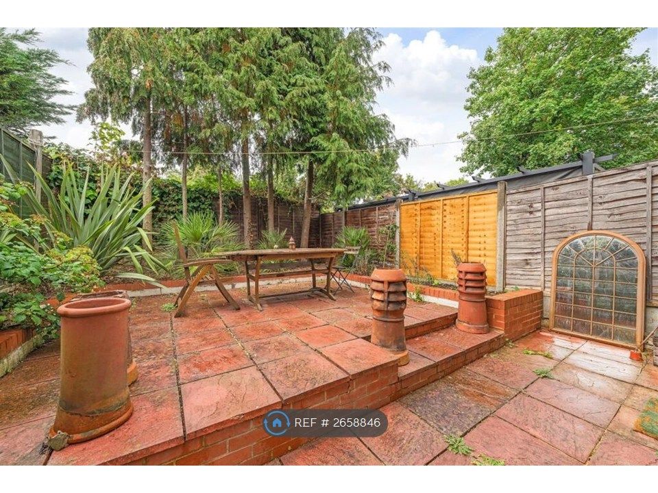 Property photo 3 of 12 Garden