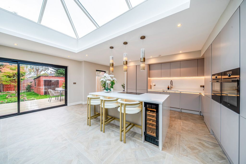 Property photo 2 of 28 1350226-4-68c30Ed...