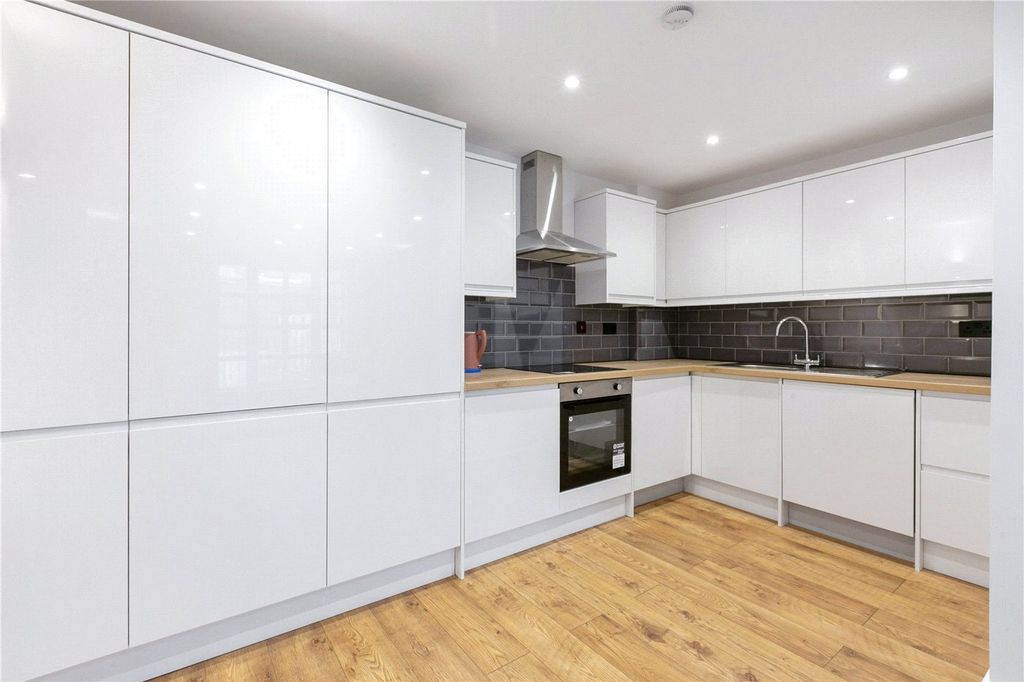 Property photo 2 of 12 Picture No. 13