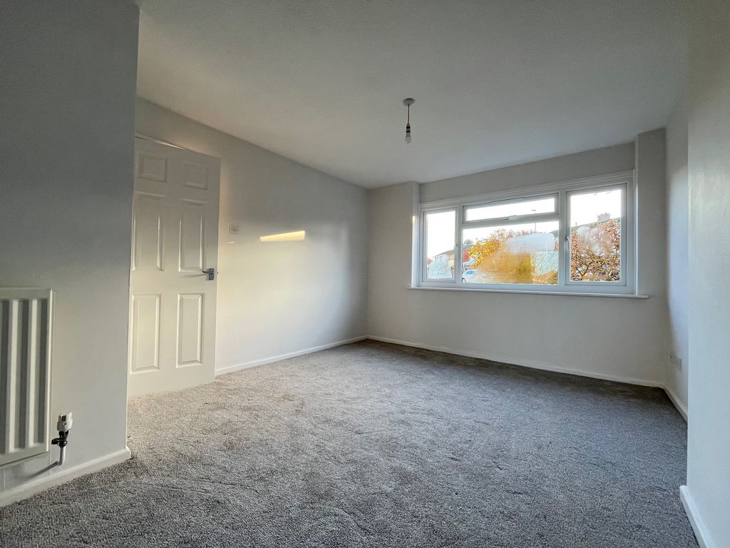 Property photo 2 of 19 Image