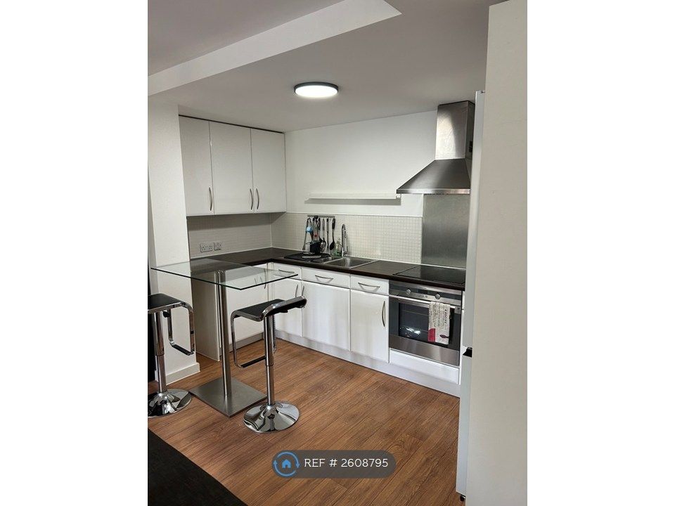 Property photo 2 of 8 Kitchen