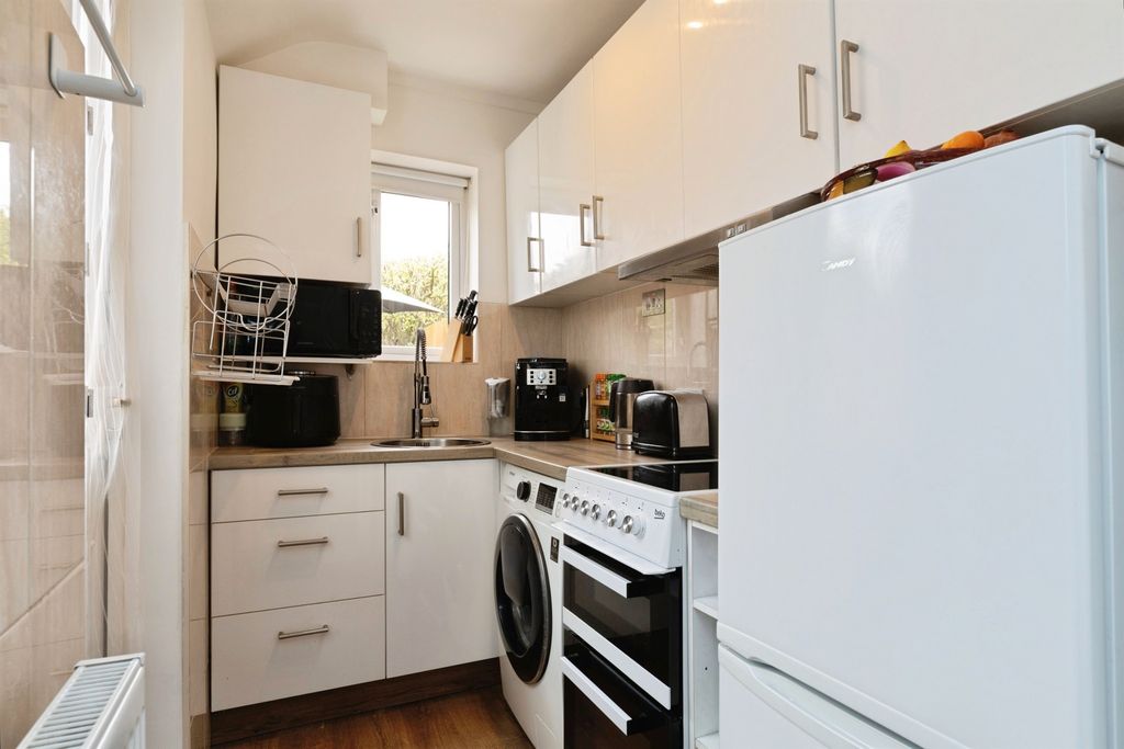 Property photo 3 of 19