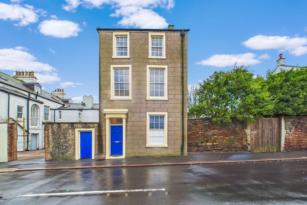 Property photo 1 of 20