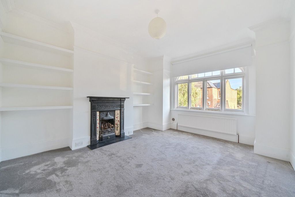 Property photo 2 of 14 Picture No. 18