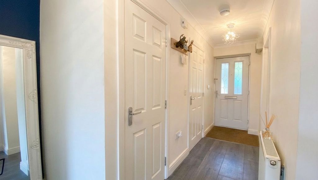 Property photo 2 of 26