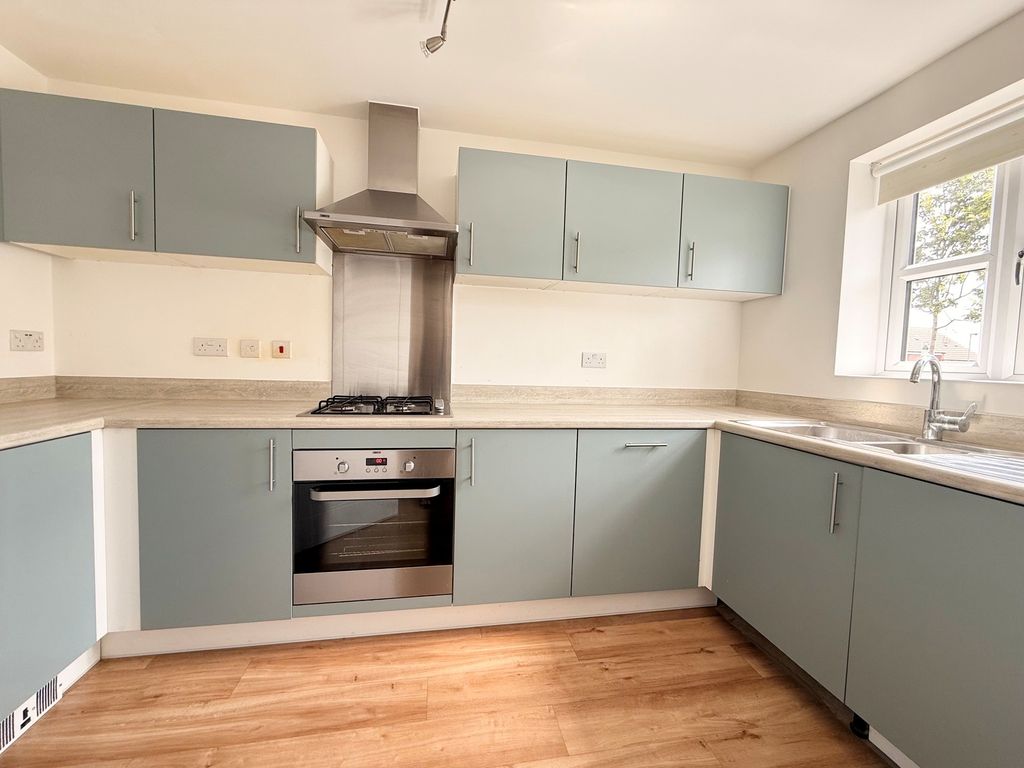 Property photo 2 of 13 Kitchen