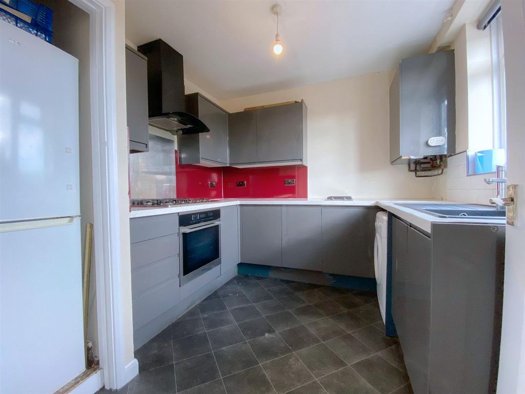 Property photo 3 of 9 Kitchen.Jpg