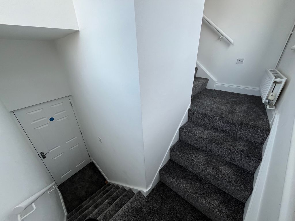 Property photo 3 of 18 Image