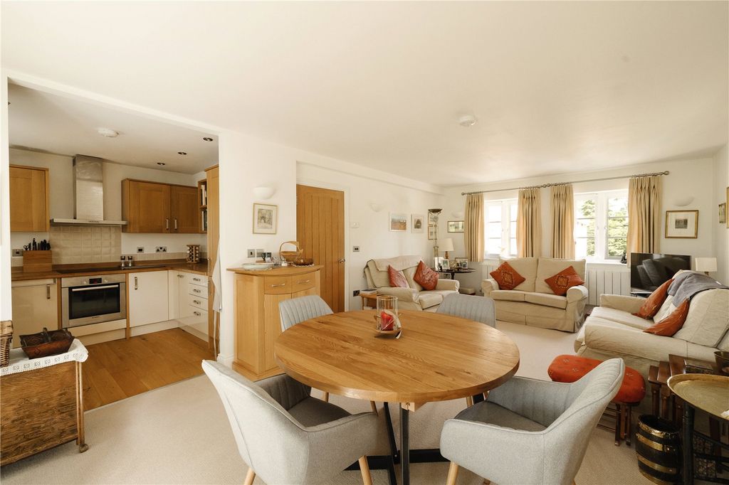 Property photo 2 of 11 Picture No. 08