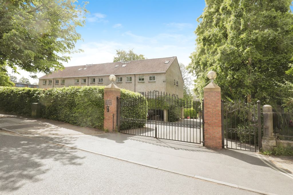 Property photo 2 of 15
