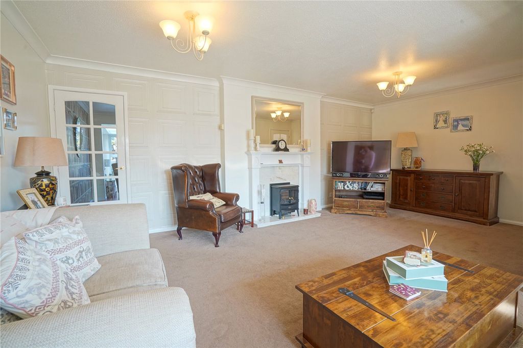 Property photo 2 of 24 Picture No. 23