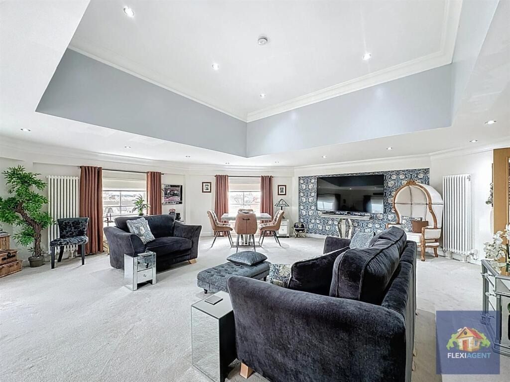 Property photo 1 of 39 4318430