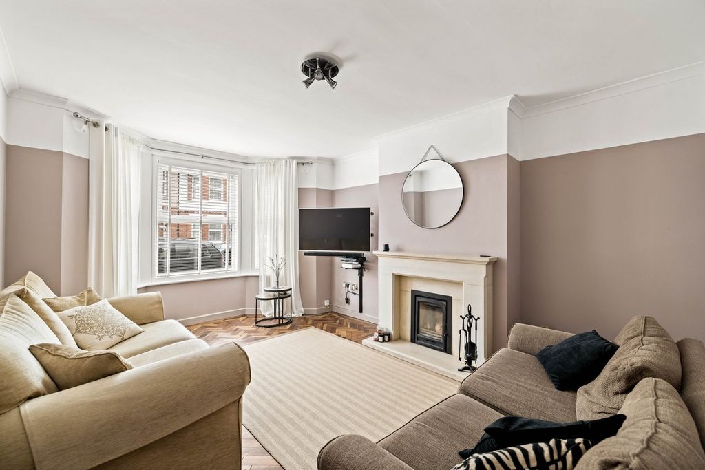 Property photo 2 of 17