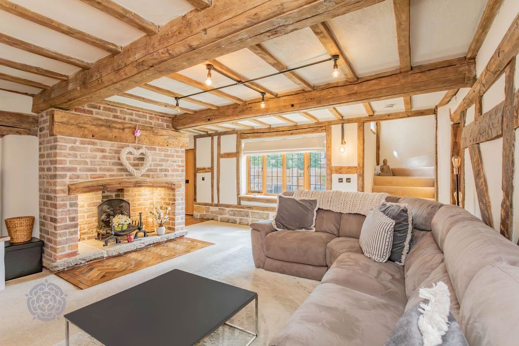 Property photo 2 of 52
