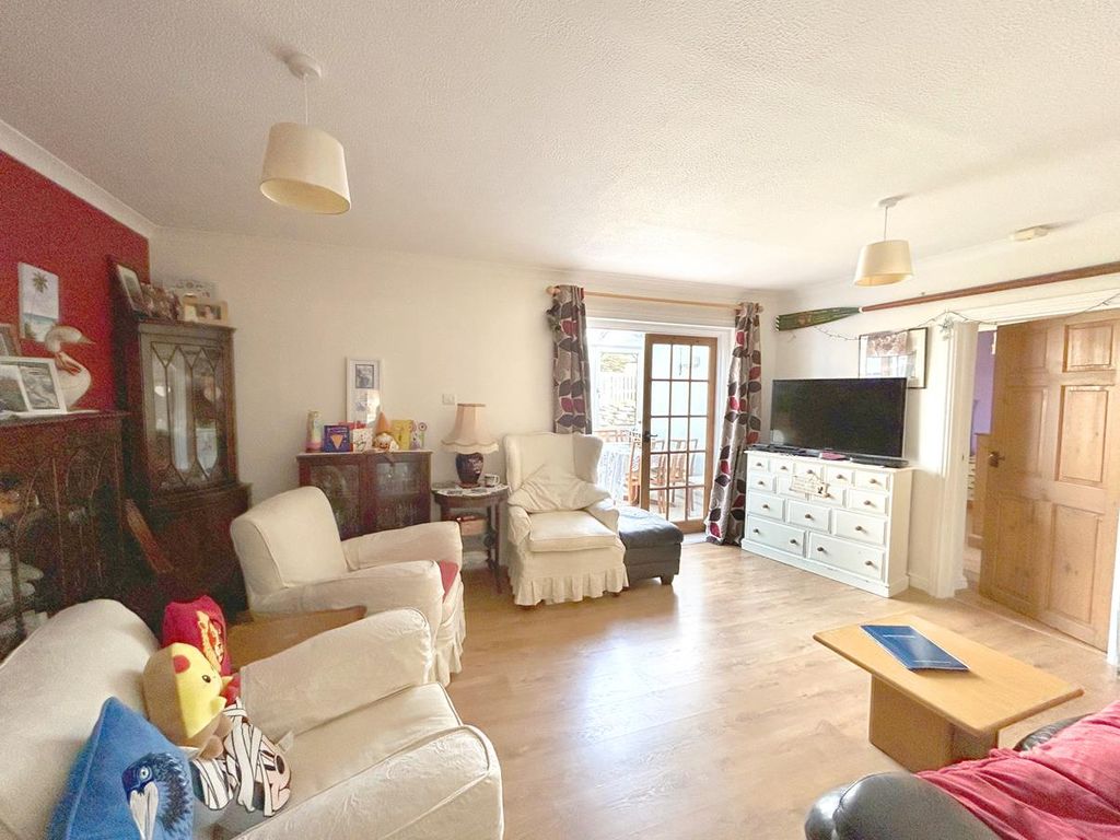 Property photo 3 of 15 Image00004.Jpg