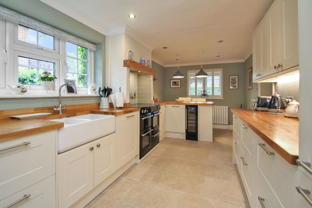 Property photo 3 of 24