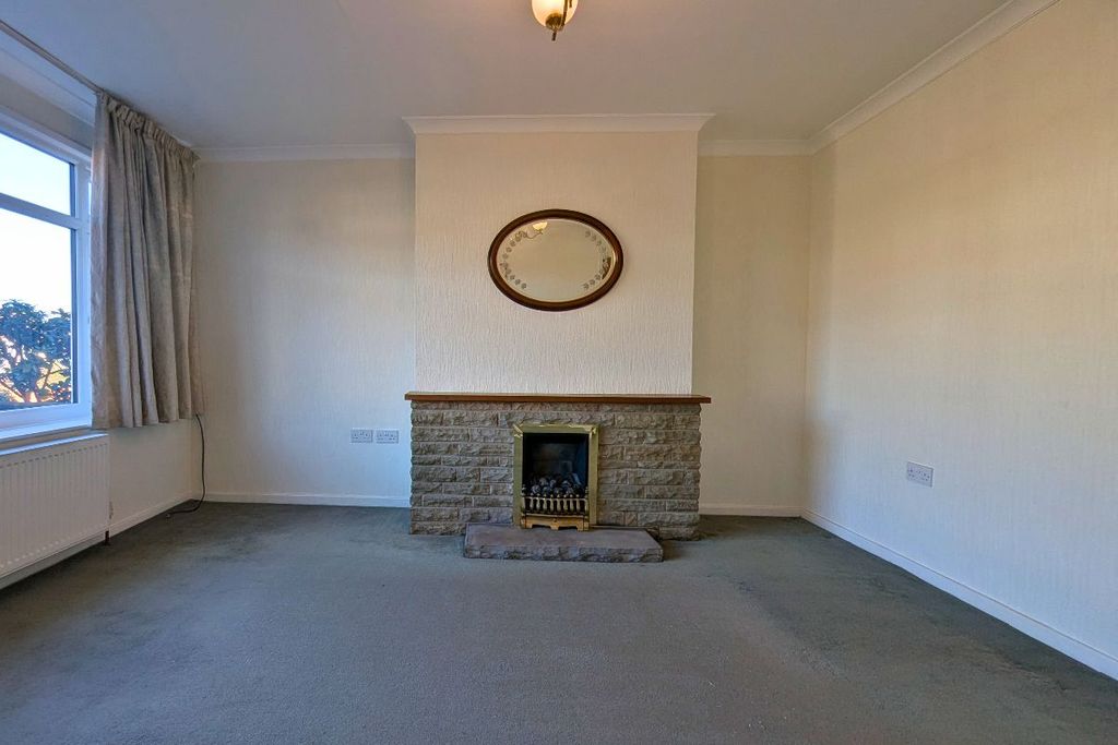 Property photo 3 of 25