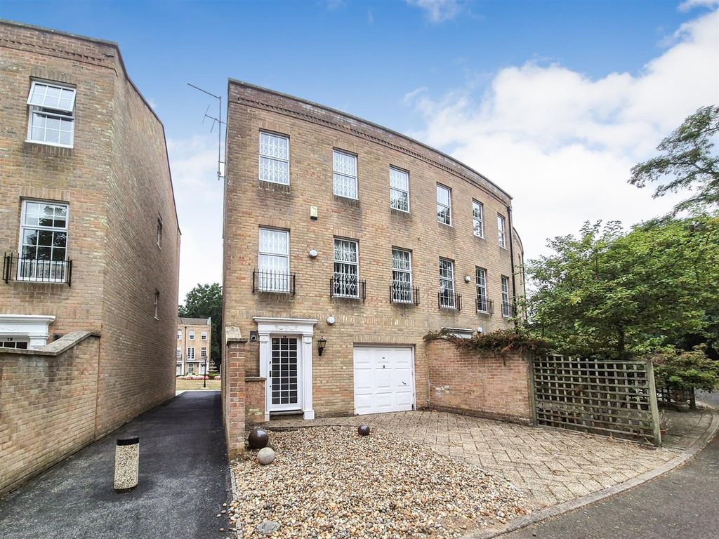 Property photo 1 of 17 18Hollfr1.Jpg