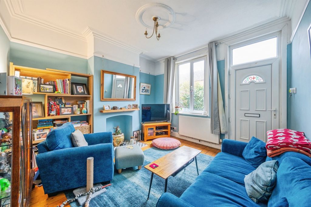 Property photo 2 of 18
