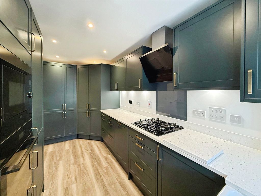 Property photo 2 of 15 Picture No. 04