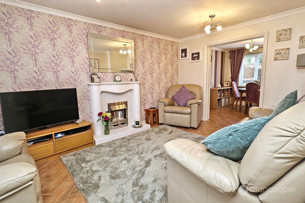 Property photo 2 of 20 4326774