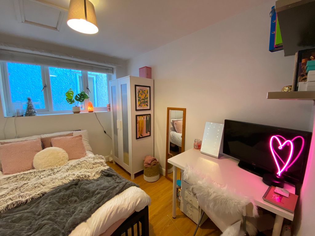 Property photo 2 of 7 8847