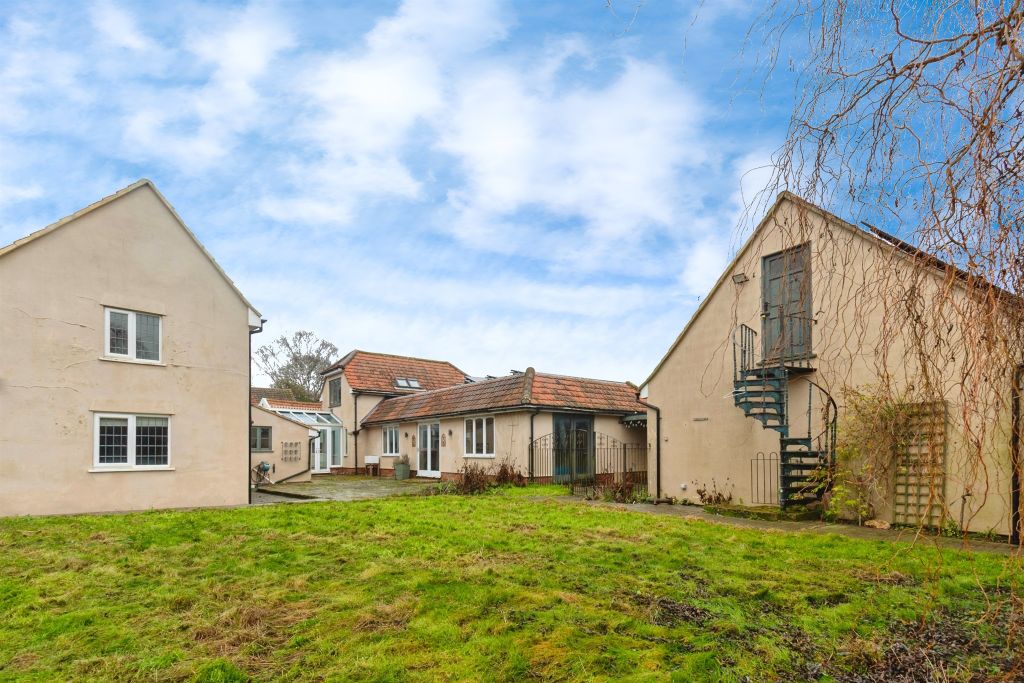 Property photo 3 of 20