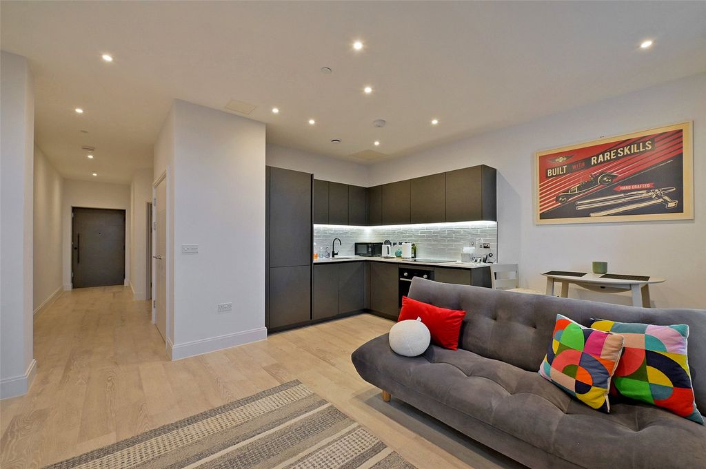 Property photo 2 of 15 Reception Room