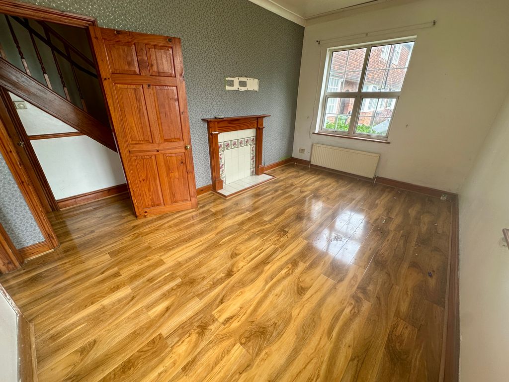 Property photo 1 of 9 Living Room