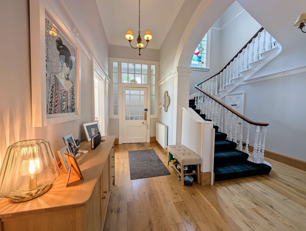 Property photo 3 of 52
