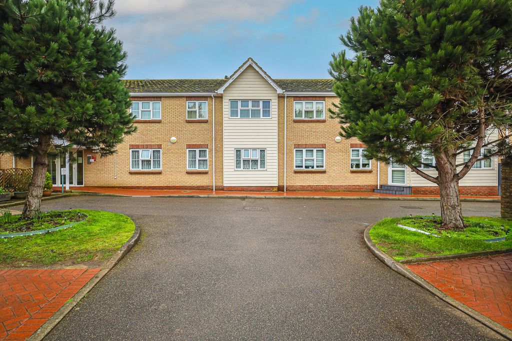 Property photo 1 of 23