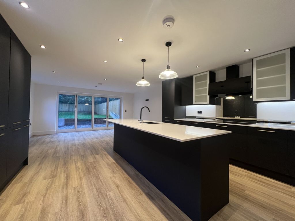 Property photo 2 of 24 Photo 8