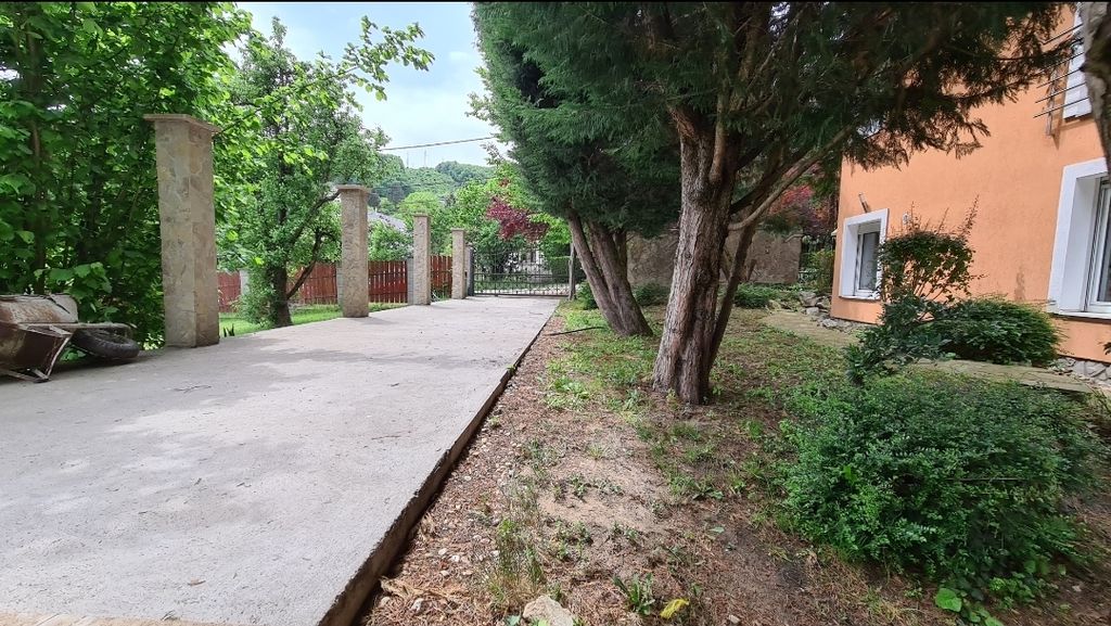 Property photo 2 of 45