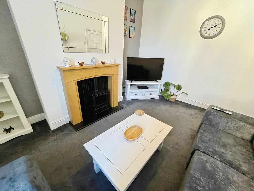 Property photo 3 of 17 5102812