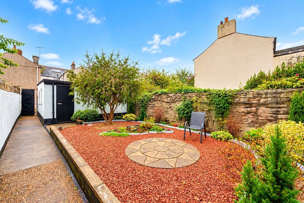 Property photo 2 of 12 Picture No. 17