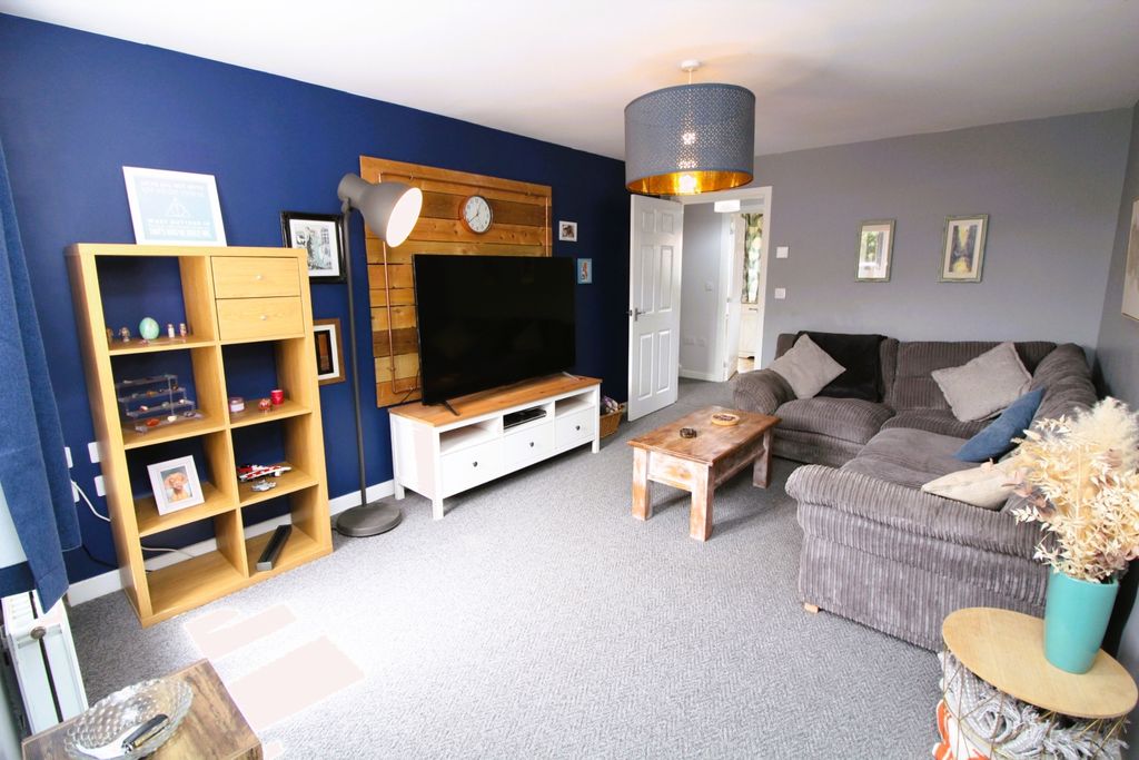 Property photo 2 of 31 Img_5388