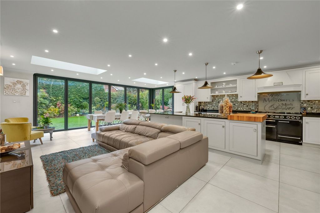 Property photo 3 of 10 Picture 3