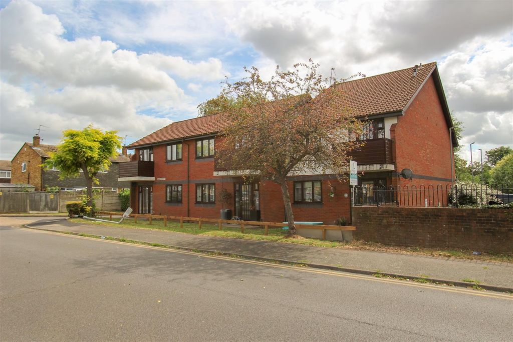 Property photo 1 of 5