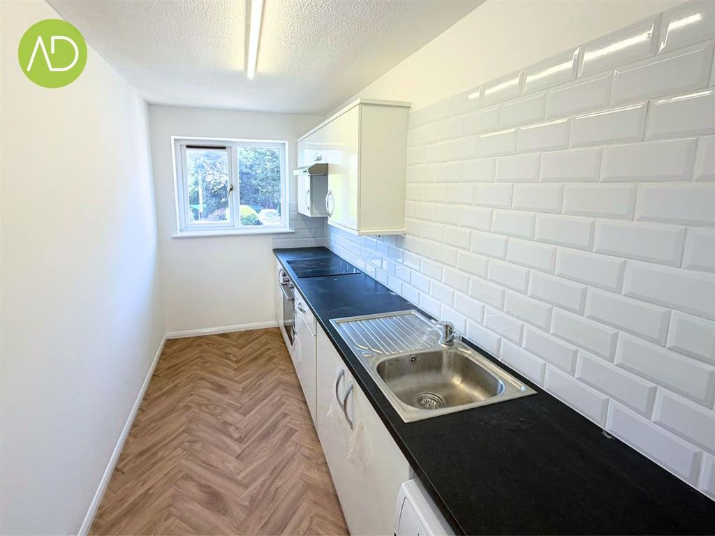 Property photo 2 of 7 8.Jpg