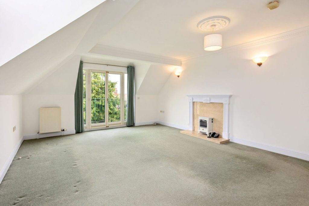 Property photo 3 of 8