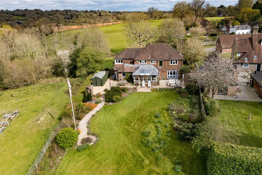 Property photo 2 of 23 Picture No. 15