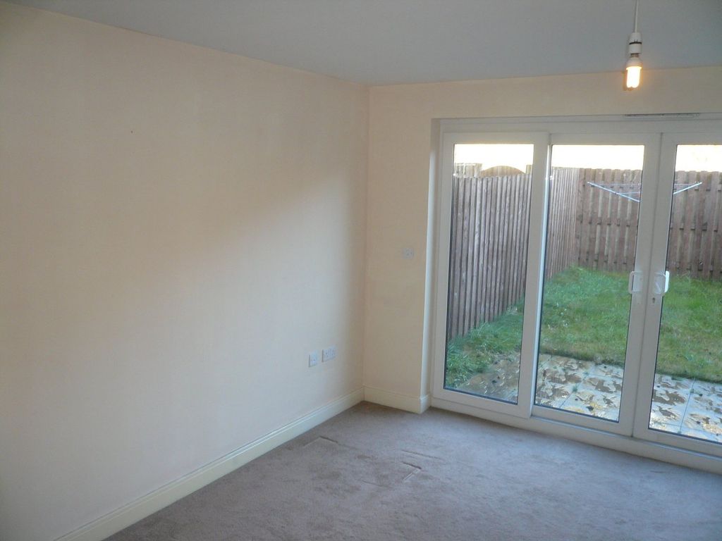 Property photo 2 of 4 Living Room