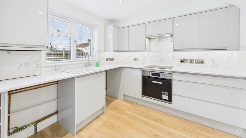 Property photo 2 of 7 Photo 3