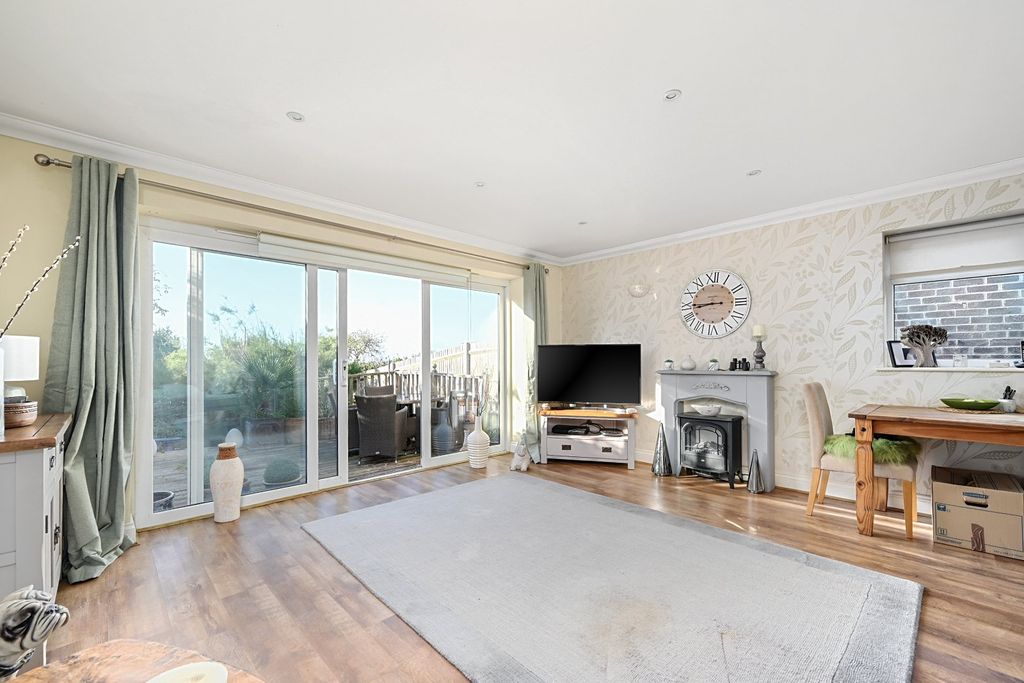 Property photo 2 of 18 Picture No. 02