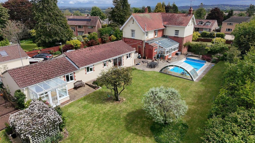 Property photo 1 of 22